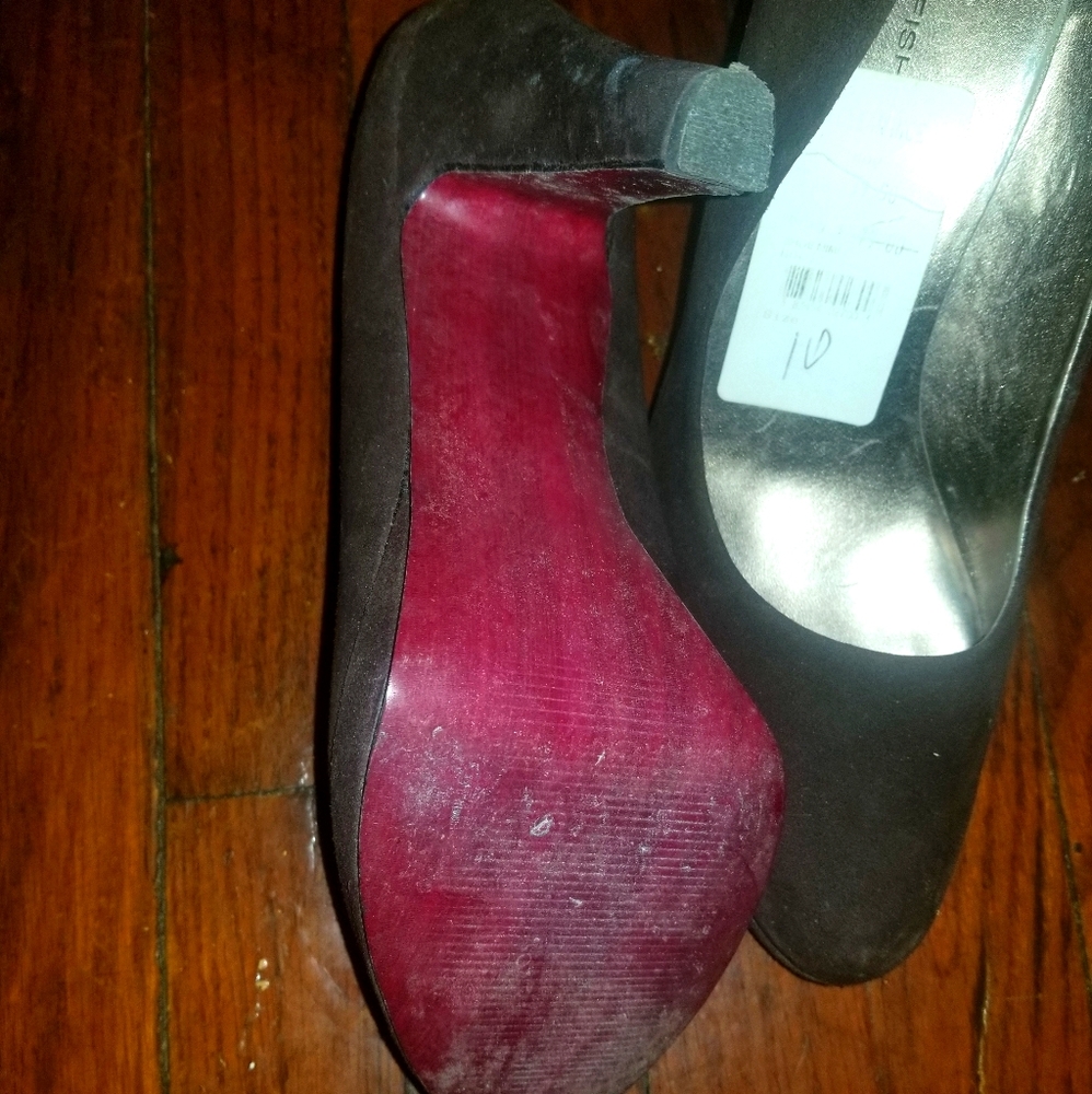 Pumps - Picture 2 of 4